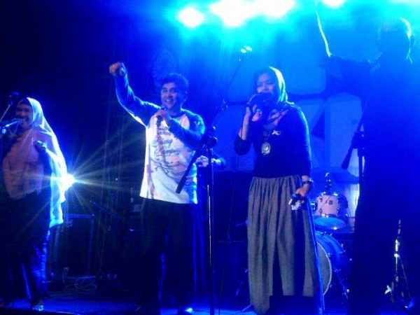 perwakilan angkatan kami Sasindo '85 tampil. dok pri