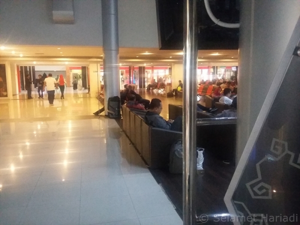 Ruang Tunggu di Bandara Soekarno-Hatta (dok.pribadi)
