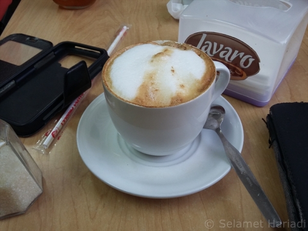 Santai Sambil Minum Kopi di Javaro (dok.pribadi)