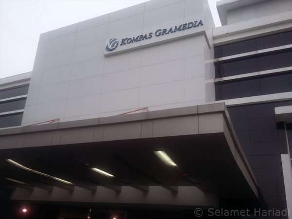 Meninggalkan Gedung Kompas-Gramedia (dok.pribadi)