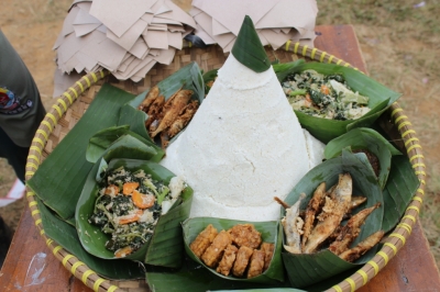 Tumpeng nasi jagung