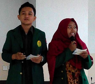 Angga dan Egi Sebagai MC Acara Kompasiana Blogshop