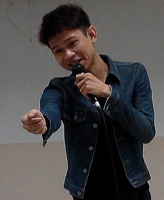 Aksi Indra Frimawan di Stand Up Comedy