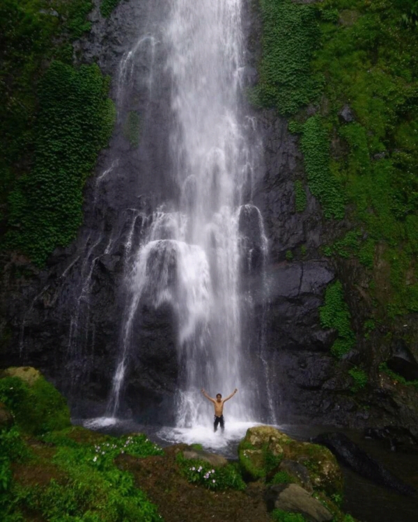 Sensasi air terjun