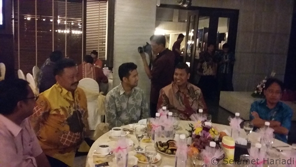 Kapolda Jatim duduk bersama Para Bupati (dok.pribadi)