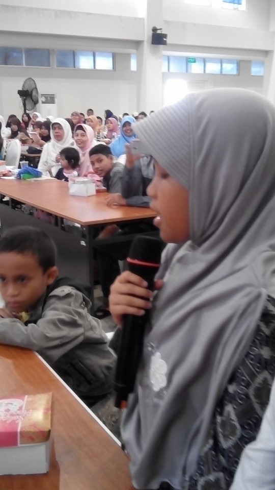 Salah satu murid KKI yang berani bicara di Festival Sastra ANak dan Remaja yang sukses diadakan pada 14 Mei 2016 lalu