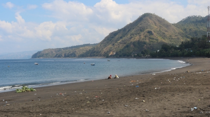 3. Sisi Kanan Pantai Raja, Nampak seakan berada di Teluk (dok.Pribadi)