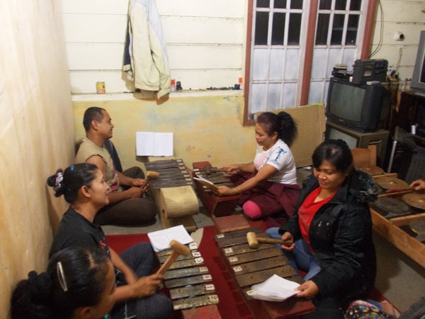 latihan-583eebea64afbd7f048b457d.jpg