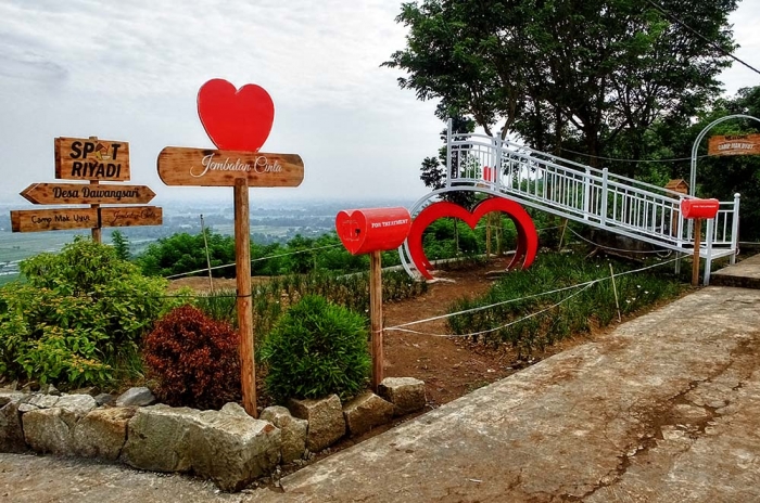 tempat untuk berfoto di spot Riyadi