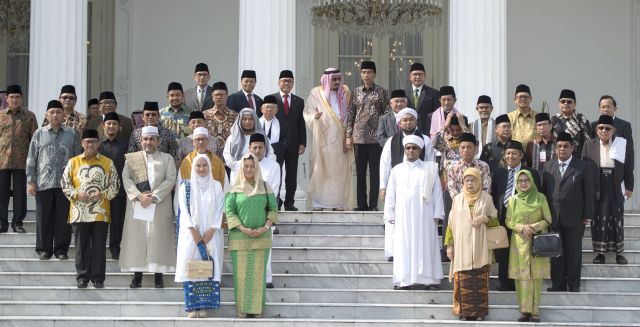 Raja Salman bertemu tokoh islam Indonesia. (Foto: Rosa Pengabean/POOL)