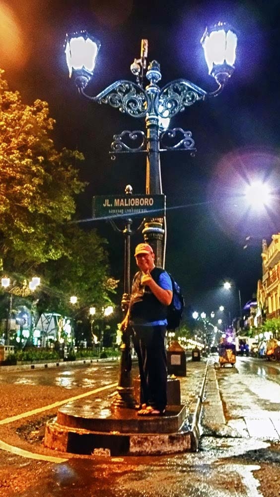 Koleksi pribadi.Biasa foto di sini selalu ramai harus antri