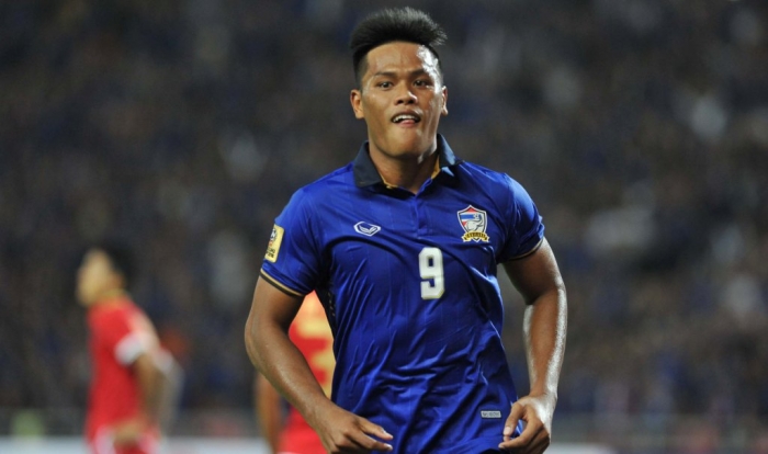 Chattong yang juga apik saat membela timnas Thailan di Piala AFF (www.matichoncoth.co.th)