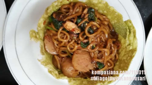 Miago pangsit bayam.