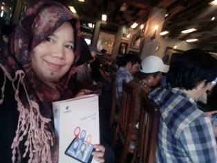 Gambar 3 : Para blogger menyimak informasi dari narasumber narasumber (doc. edrida)
