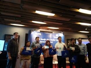 Gambar 4 : Para Blooger yang aktif bertanya dan menang lomba twit mendapatkan hadiah dari Kompasiana dan Zurich (doc. edrida)
