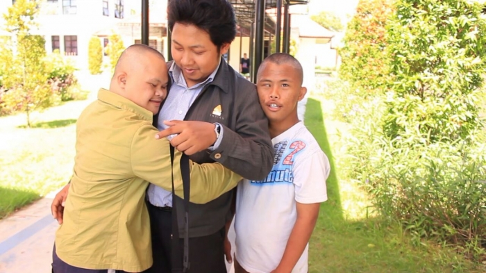 Sigit mengaku masih sering terharu walaupun sering bersama mereka (foto dokumentasi Sigit Widodo)