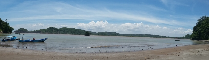 Pantai Plawangan Barat | foto dok. pribadi