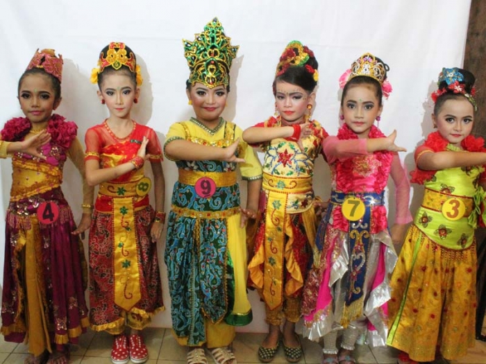 Foto 3: Anggota Getar Pakuan kalangan Sekolah Dasar yang mengikuti acara Getar Pakuan Art Festival 2017