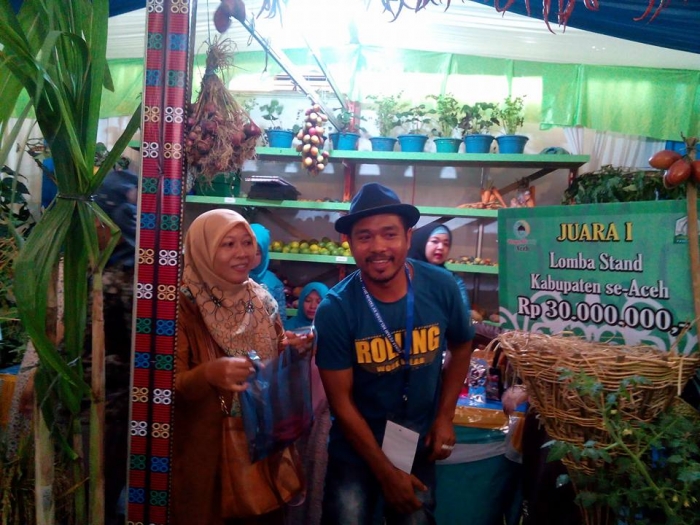 Gambar 4, Keberhasilan stand Expo Pertanian Kabupaten Aceh Tengah meraih juara, tidak terlepas dari peran aktif Riega (Doc. FMT)