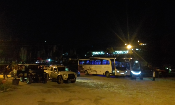 Halaman parkir Tebing Breksi saat petang hari/Dok. Pribadi