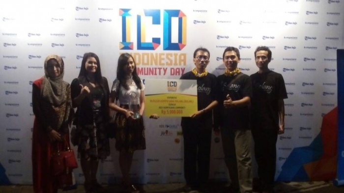 Award untuk Bolang sebagai Best Kompasiana Community 2017/Dok. Group Bolang