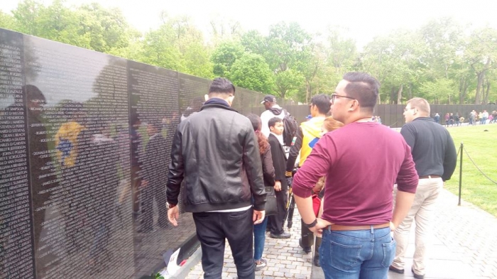 Memorial Perang Vietnam. Ribuan nama tentara AS yang gugur di Perang Vietnam ditulis di dinding ini.