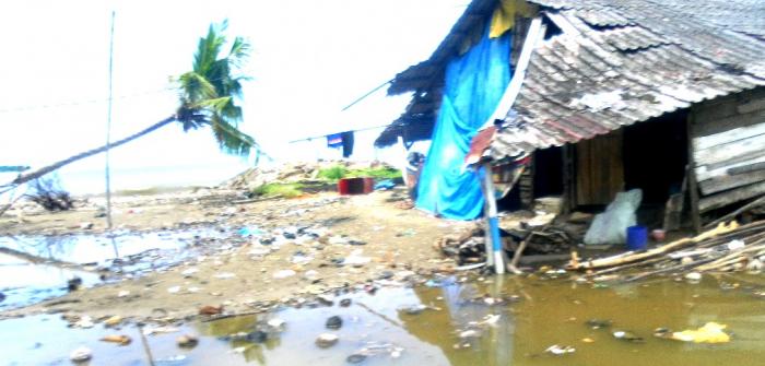 ini rumah nelayan di tepi pantai kota Padang/foto dok.pribadi,kunjungan kami tahun lalu