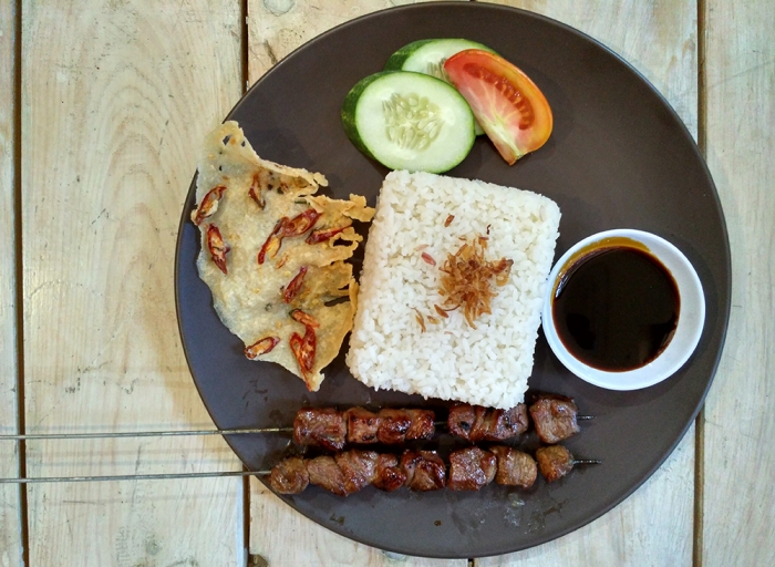 Sajian lengkap sate klatak di Nglathak - Foto: @angtekkhun