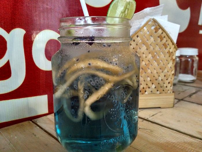Teh Biru, Mocktail unik seduhan Kembang Telang - Foto: @angtekkhun