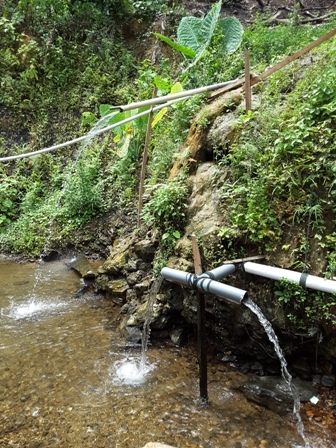 Kolam Air Panas yang masih alami (dokpri)