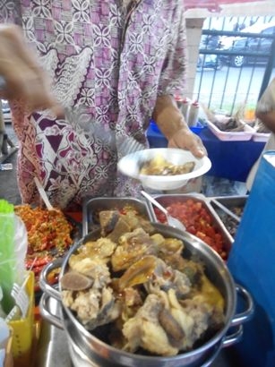 Balungan dengan daging iga yang tebal, slurp (dokpri)
