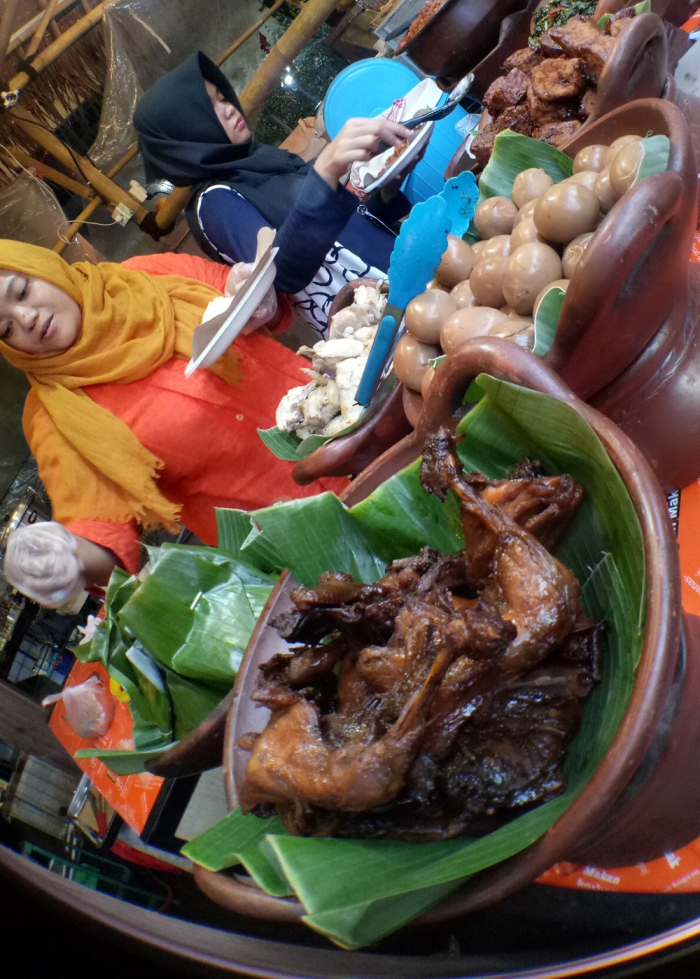 Ini dia booth Garang Asem. (Foto Bozz Madyang)