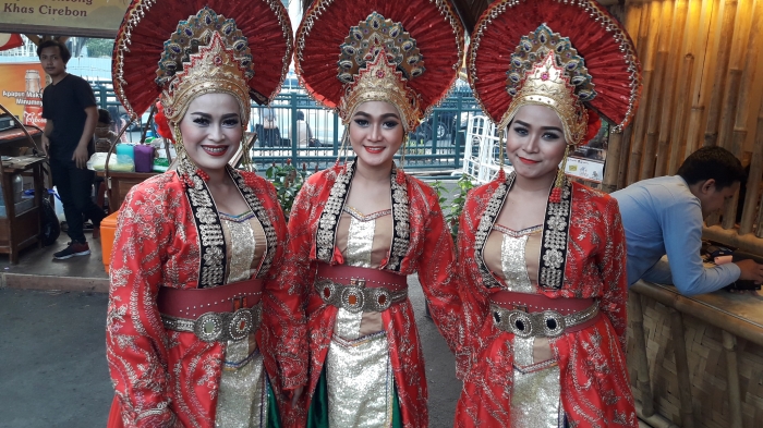 Penari Sunda Kontemporer siap beratraksi di FKN 2017(dokpri)