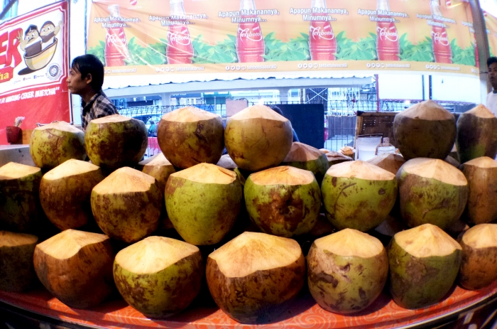 Kelapa muda Garut. (Foto Bozz Madyang)