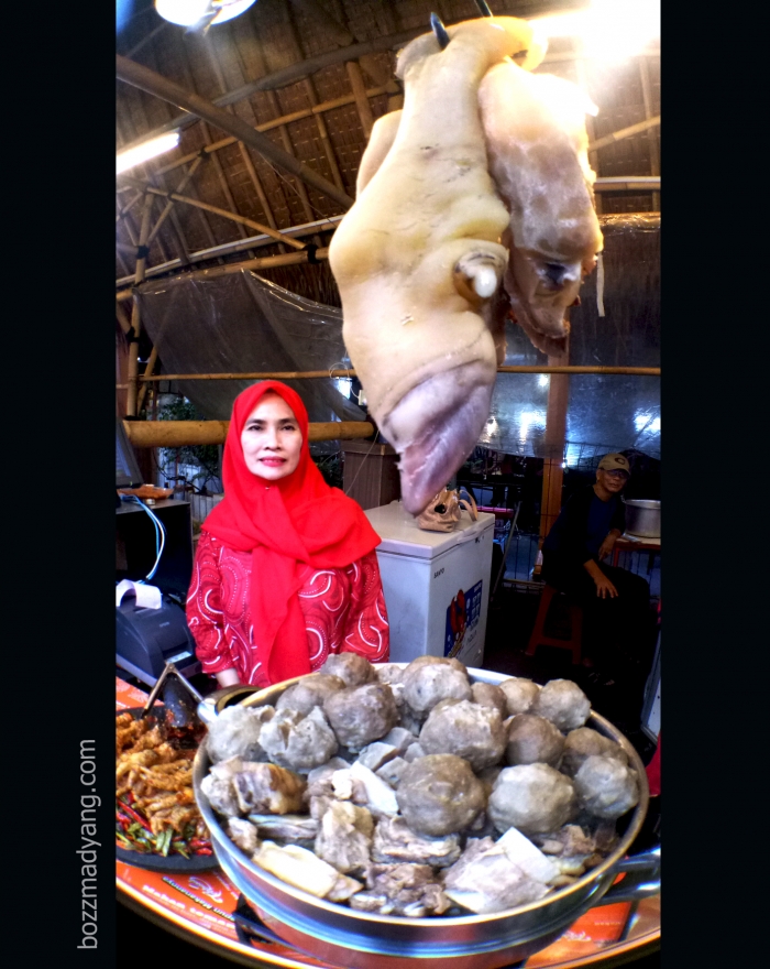 Aneka toping Mie Kocok Bandung (Foto Bozz Madyang)