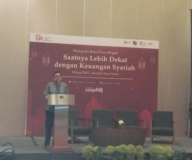Bapak Triyono Kepala Departemen Komunikasi OJK memberikan sambutan. (foto: dokpri)