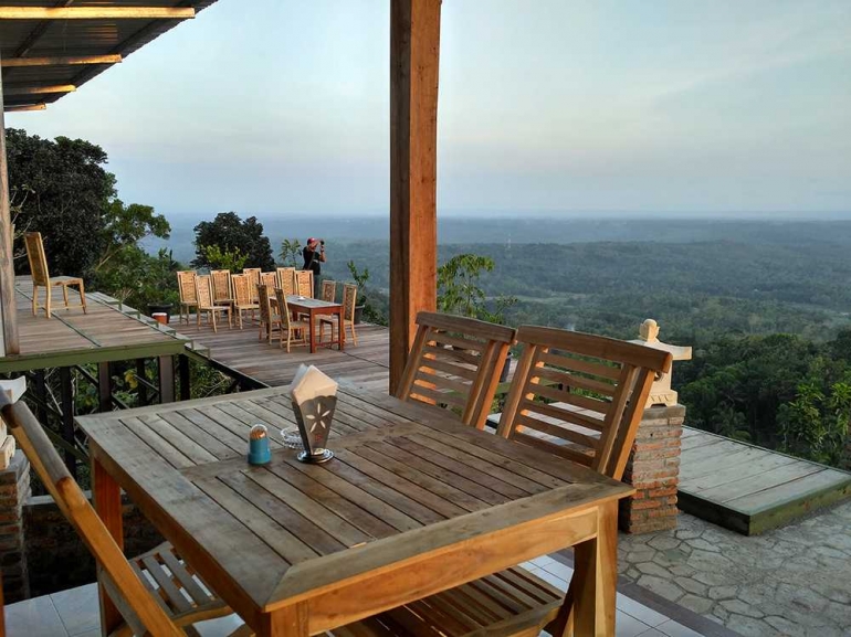 Tempat Makan yang pas Buat Liat Sunrise Selain di Borobudur