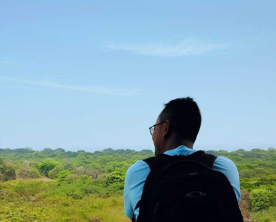 Deskripsi : Tower di tengah pulau rambut, pada bulan Juli dari atas tower ini akan dapat melihat ratusan burung laut I Sumber Foto : Andri M