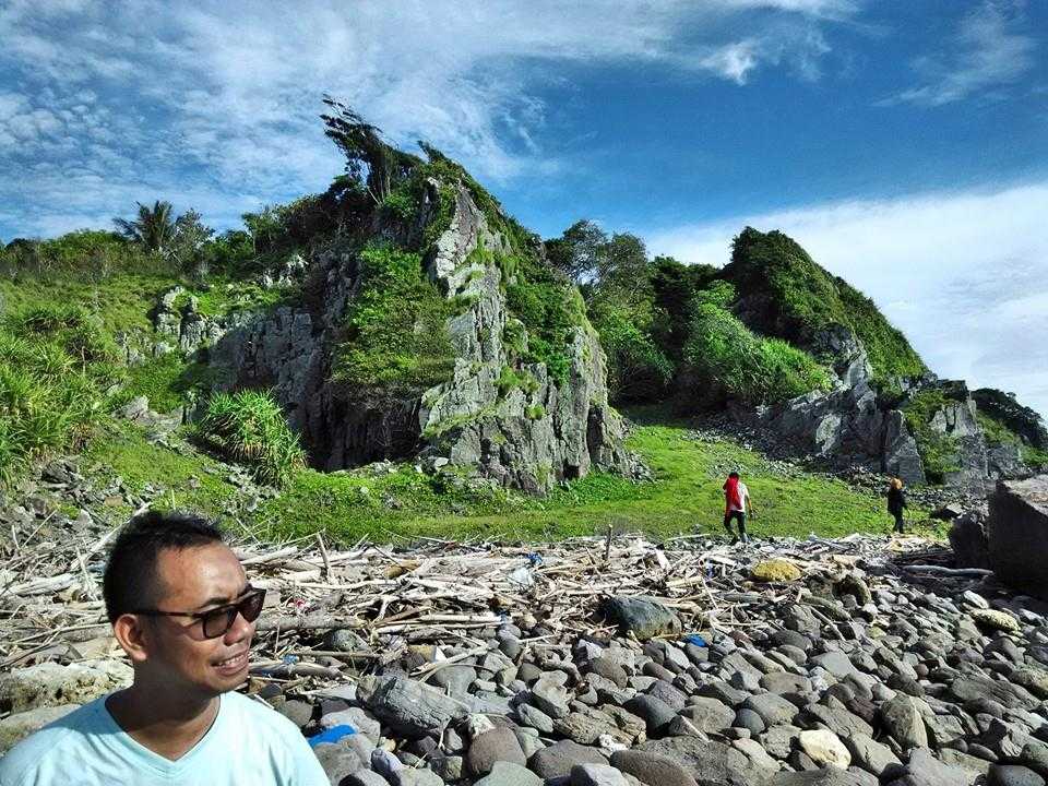 Deskripsi : Pulau Sangiang tempat dimana daku mendapatkan pengalaman tersasar di tengah pulau. Daku kesana sebelum pulau ini ngehits bagi wisatawan I Sumber Foto : Andri M