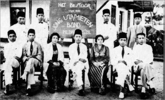 Tokoh yang masuk dalam panitia kongres pemuda 2 ditunjukkan nomor