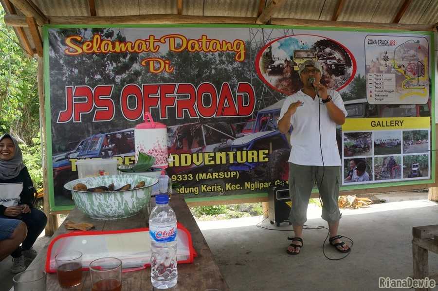 Perwakilan dari Dinas Pariwisata Gunung Kidul saat memberikan sambutan (Dokumentasi Pribadi)
