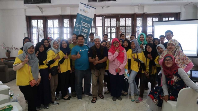 Acara meet up blogger dengan tema google local guides di perpustakaan bank indonesia. dokumentasi oleh :Lukman Aldiansyah ol