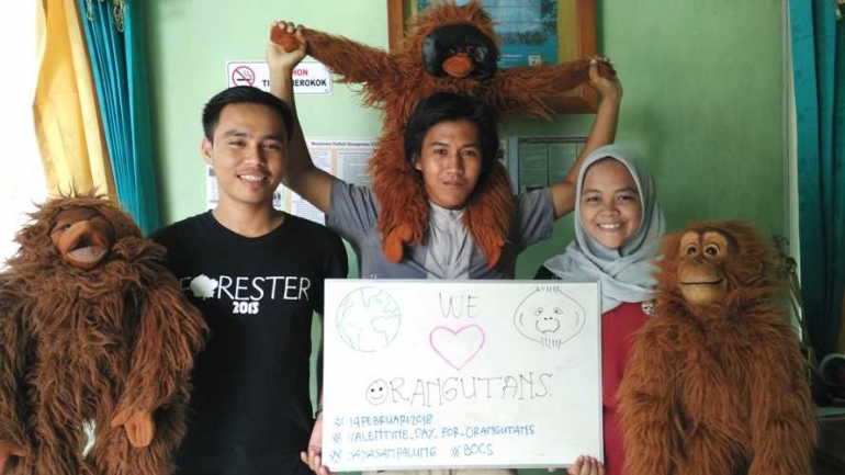Pesan kami semua,  Kami sayang orangutan. Yayasan Palung