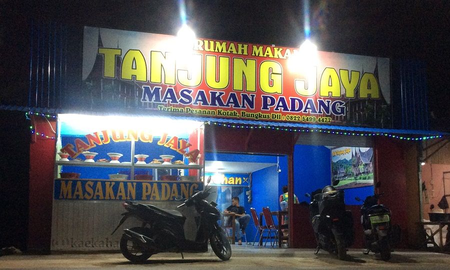 Rumah Makan Masakan Padang (Foto : @kaekaha)