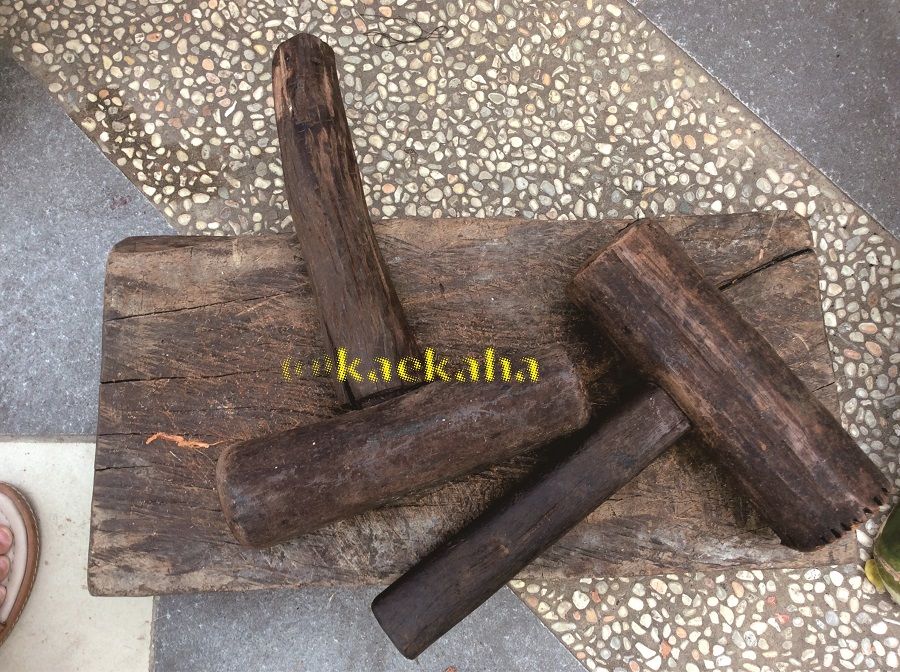 Palu atau Tukul Kayu untuk Membuat Kain dari Kulit Kayu (Foto : @kaekaha)