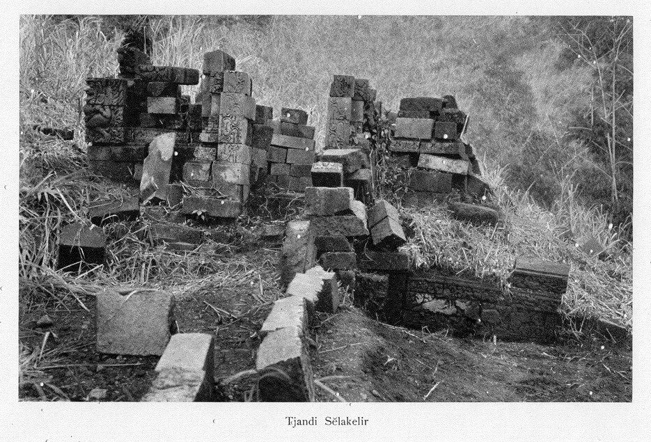 Reruntuhan Candi Selokelir 1923 (FB Widjatmiiko)