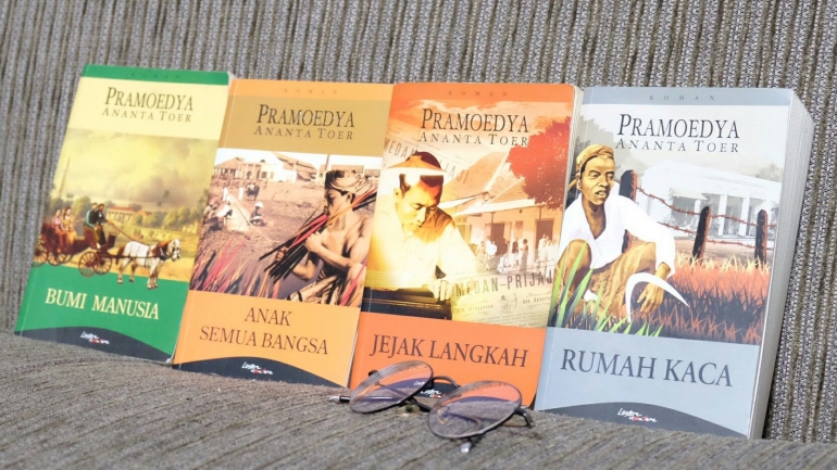 contoh novel sejarah