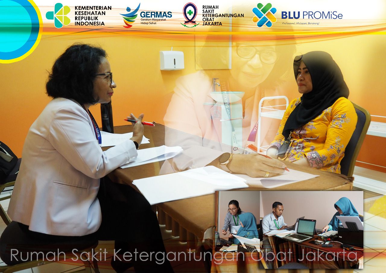 Deskripsi : Tim Kesehatan RSKO Jakarta melaksanakan Pemeriksaan Kesehatan kepada Calon Tenaga Kesehatan Haji, Pusat Kesehatan Haji Kemenkes RI I Sumber Foto : dokpri