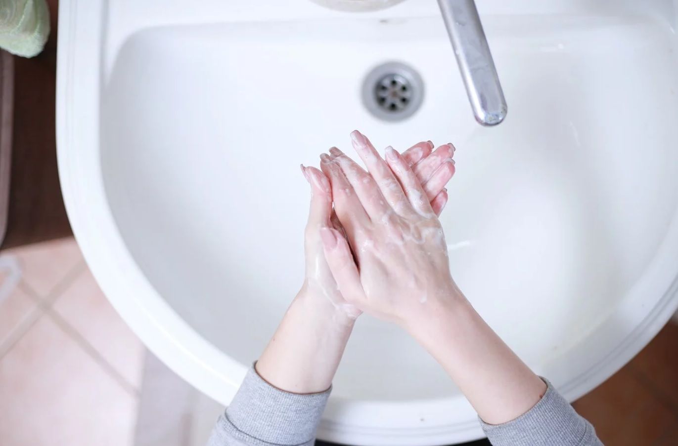 Deskripsi : 5 Hal positif sejak kehadiran pandemi Covid-19 salah-satunya rutin cuci tangan I Sumber foto : pixabay