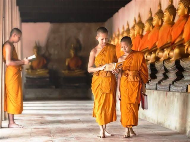 Pusat agama buddha di sumatra ada di kerajaan....
